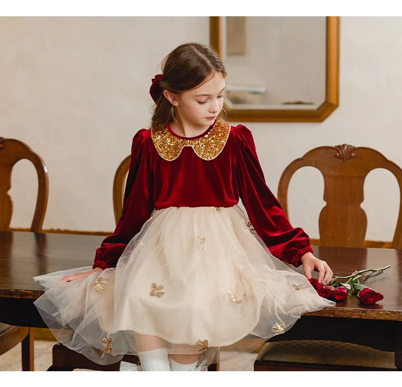 Kurzes Mädchen-Sommerkleid mit kurzen Ärmeln und Perlendekor – ideal für Hochzeiten und Geburtstagsfeiern