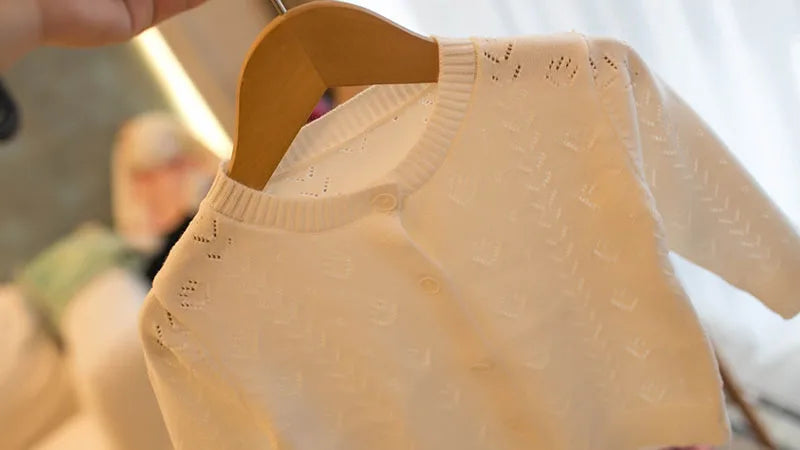 Mädchen Strickjacke im Herbst-Stil mit nettem Aushöhlen für 0-4 Jahre