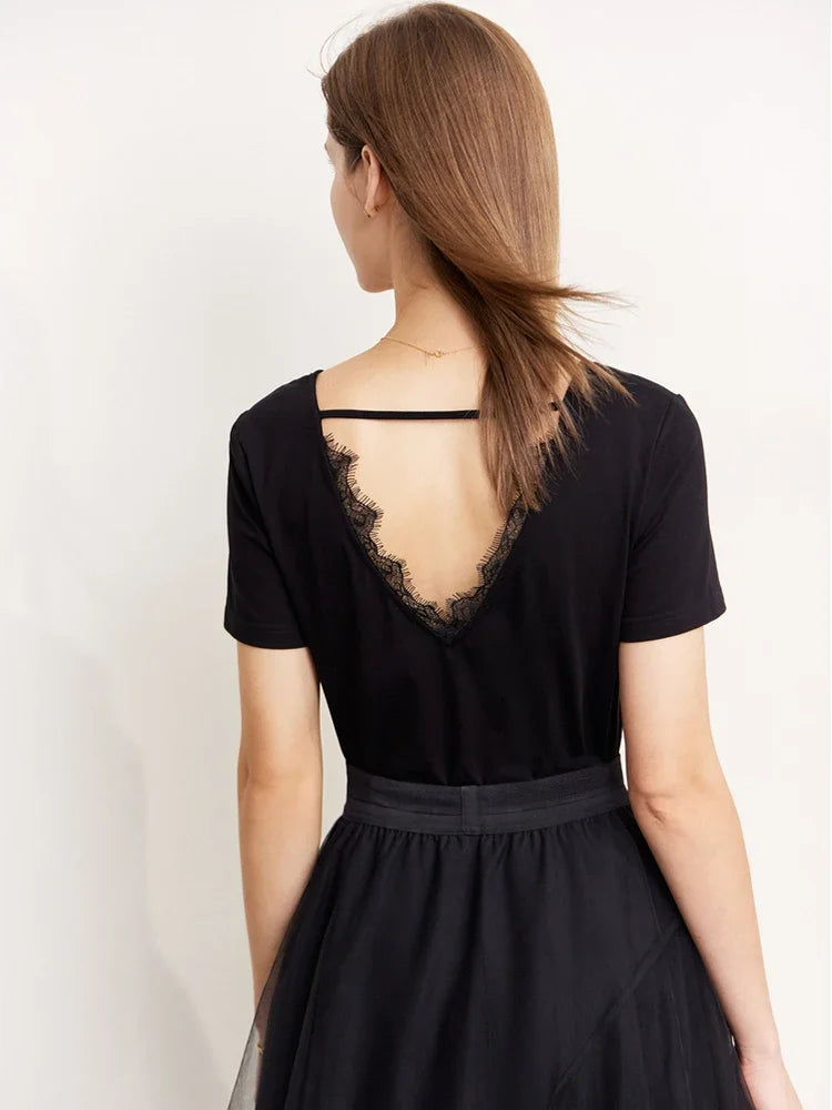 Damen T-Shirt aus mercerisierter Baumwolle mit V-Ausschnitt und Spitzen-Detail