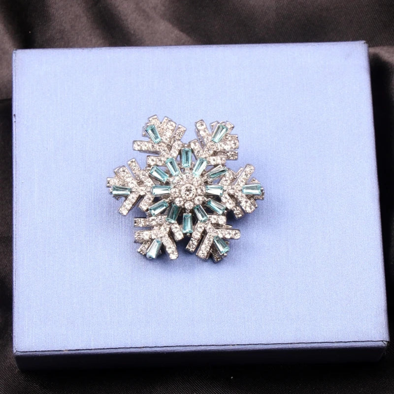 Brosche Schneeflocke Weihnachten Kristall Strass Schalschnalle Unisex