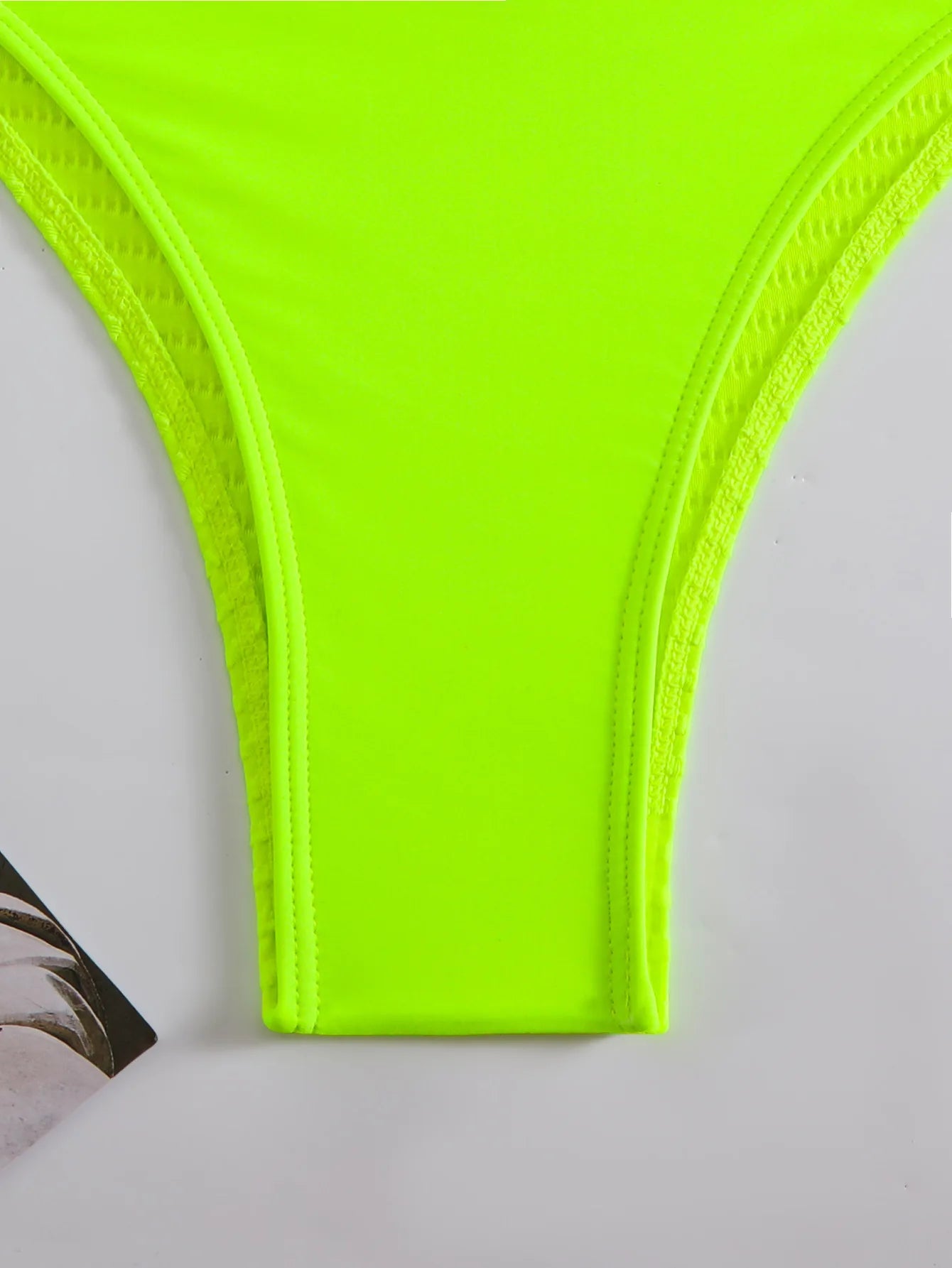 Glamouröses Damen-Bikini-Set mit Push-up-Effekt und glänzendem Design – perfekt für den Strand oder Pool