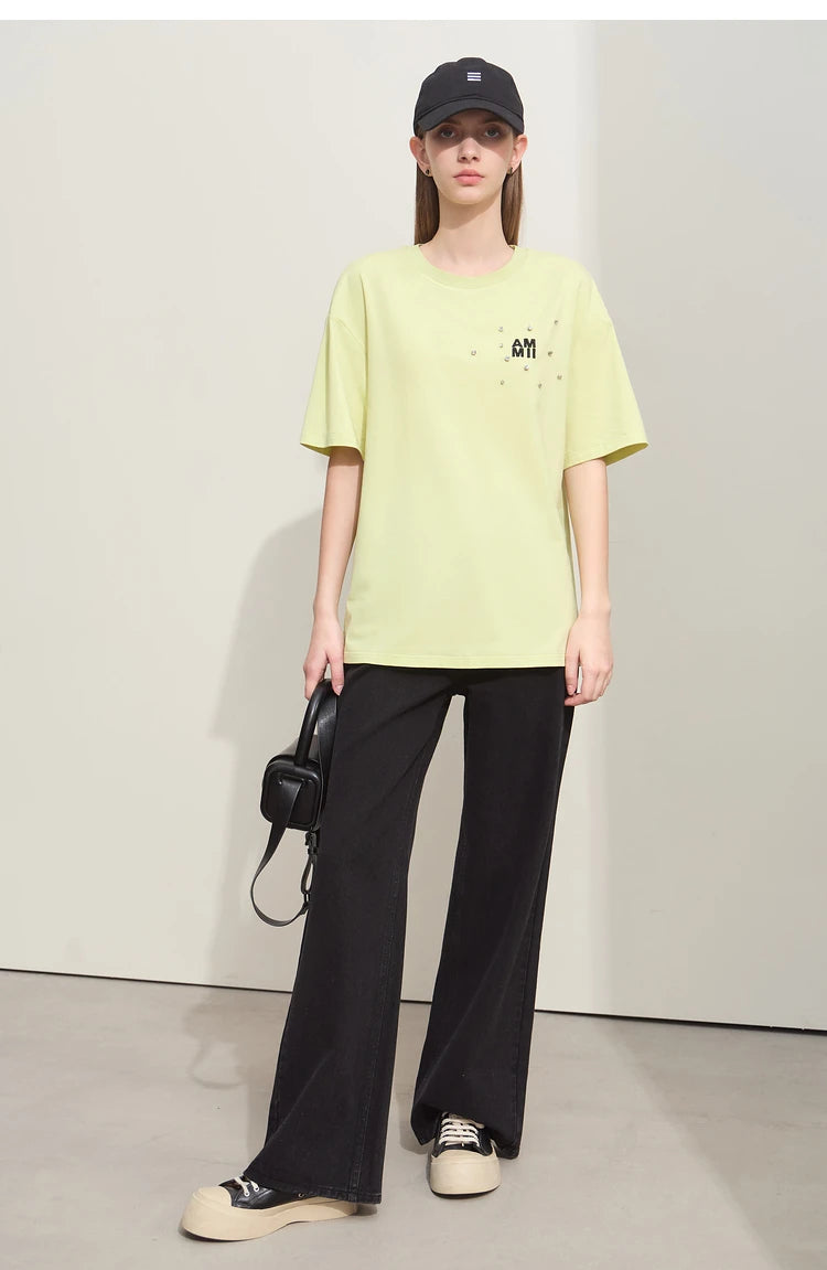 Damen T-Shirts im Minimalismus-Stil mit Stickerei und lässigen Ärmeln