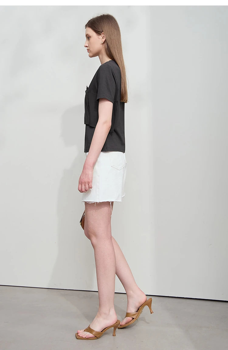 Damen T-Shirt im minimalistischen Stil mit lässigem Komfort und geradem Spleißen