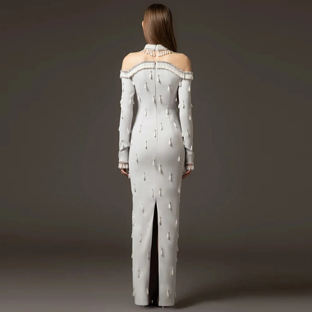 Elegantes ärmelloses Minikleid mit Rundhalsausschnitt und Patchwork-Schal für Damen – figurbetont und stilvoll.