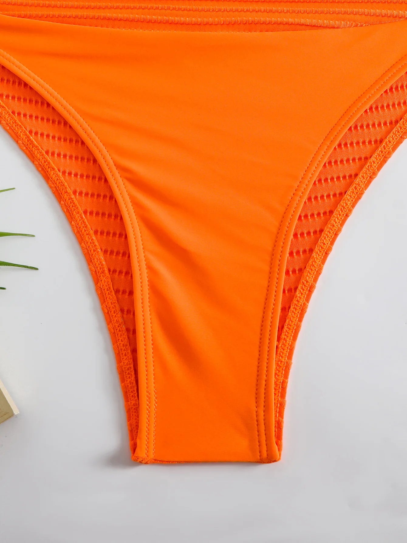 Glamouröses Damen-Bikini-Set mit Push-up-Effekt und glänzendem Design – perfekt für den Strand oder Pool