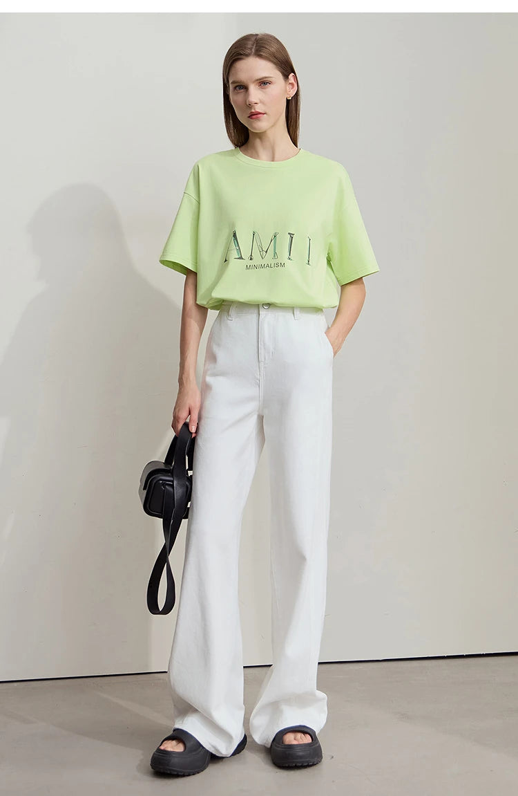 Damen T-Shirt im minimalistischen Design mit Rundhalsausschnitt und kurzen Ärmeln