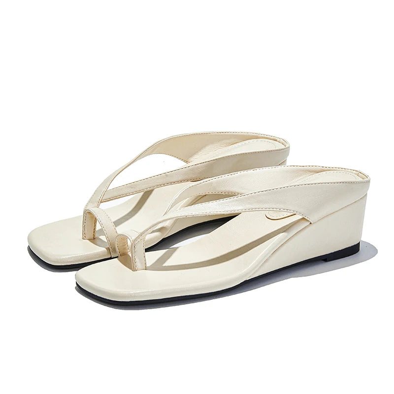 AIYUQI Damen Flip-Flops PU Wedge Thick-Soled Beach