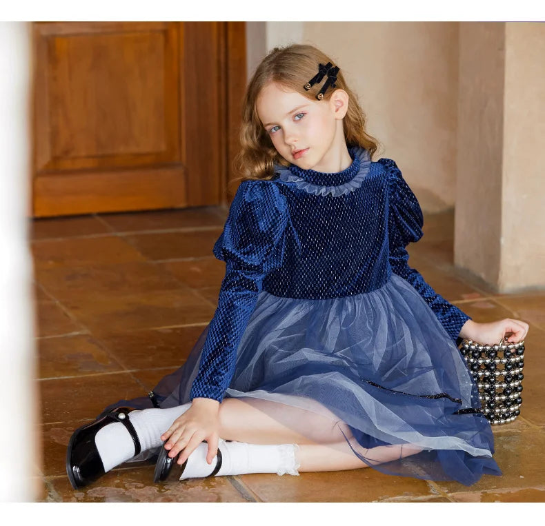 Ärmelloses Kinder-Prinzessinnenkleid aus beigefarbener Gaze mit niedlichem Design – ideal für den Sommer