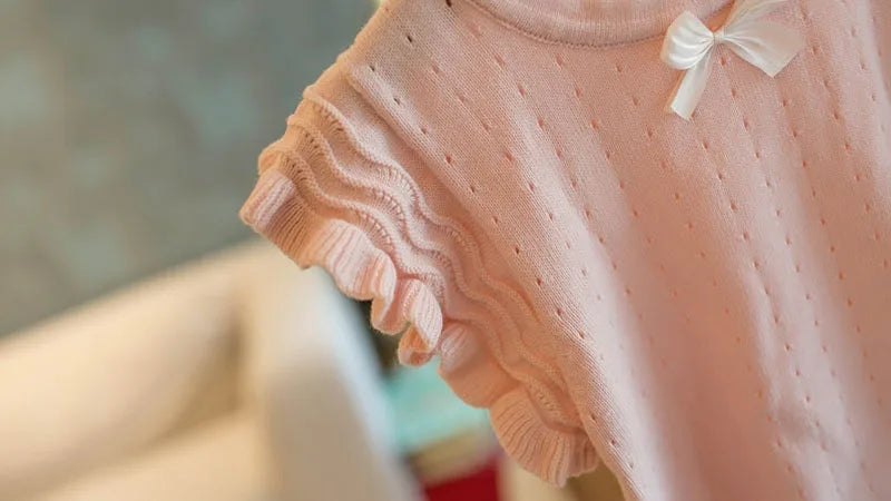 Mädchen Weste aus Strick für Sommer mit süßem Lochmuster in Einfarbig