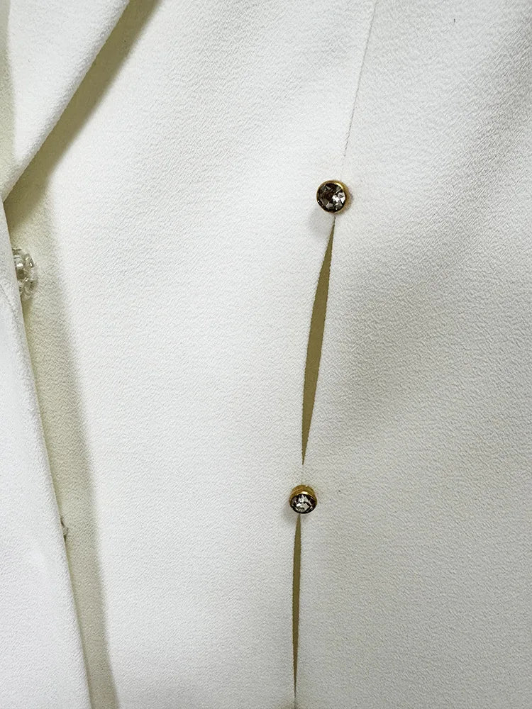 Elegantes Damen-Kleid mit Karomuster, Reverskragen und langen Ärmeln – figurbetont und mit Patchwork-Design.