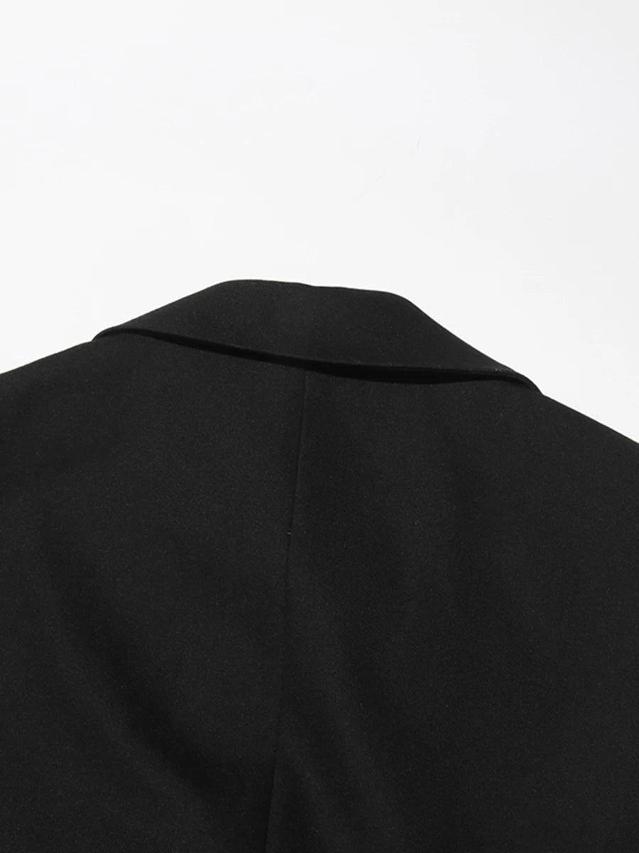 Elegantes ärmelloses Minikleid mit Rundhalsausschnitt und Pailletten-Patchwork für Damen – figurbetont und mit Schleifendetail.