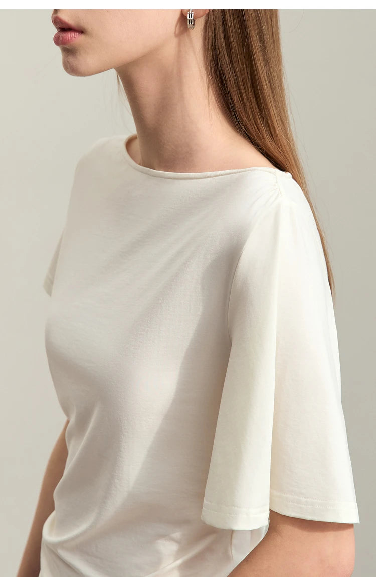 Damen T-Shirt im Minimalismus-Stil mit asymmetrischem Slash Neck und Raffen