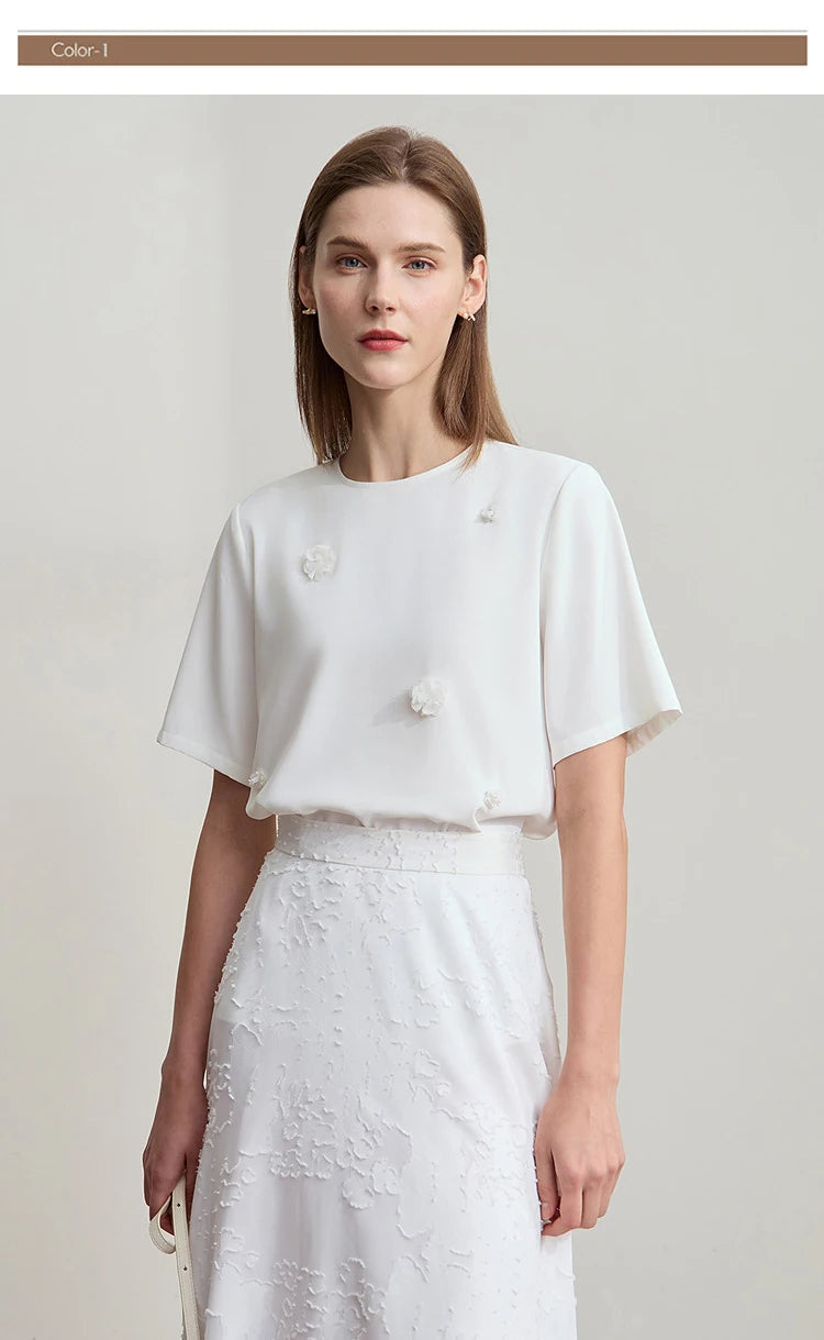 Damen Top im minimalistischen Stil mit elegantem O-Ausschnitt und Pailletten-Blume