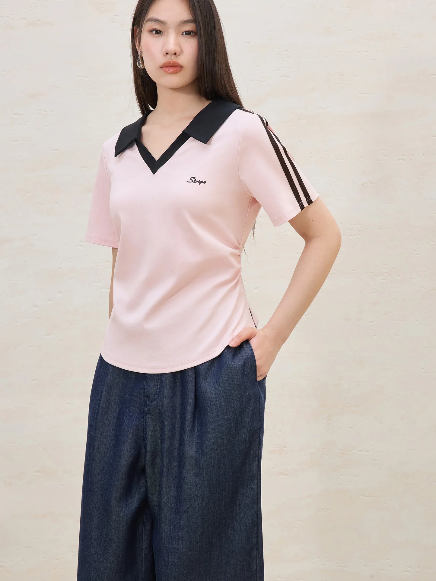 Sommerliches Damen-Lyocell-Shirt mit figurbetontem Schnitt und verstellbarem Kordelzug – atmungsaktives Design für mühelosen Übergang vom Büro zum Ausflug