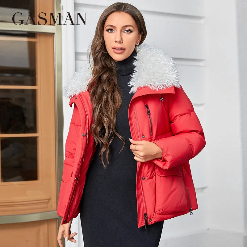 Warme Damen-Winterjacke mit Kapuze und langen Ärmeln – wasserdichter, dicker Parka-Mantel in Khaki.