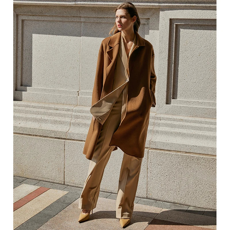 Damen Wollmantel im minimalistischen Stil mit elegantem doppelseitigen Gürtel