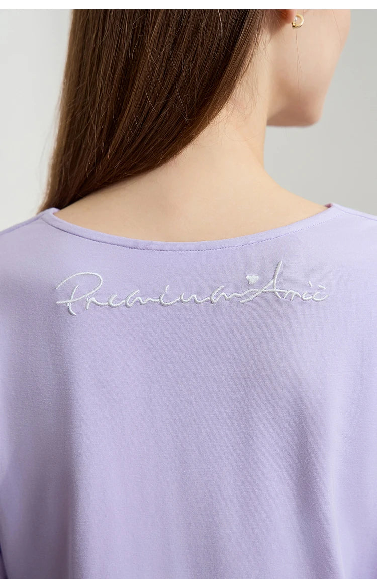Damen T-Shirt mit drapierter Kragen- und besticktem Design aus modalem Strick