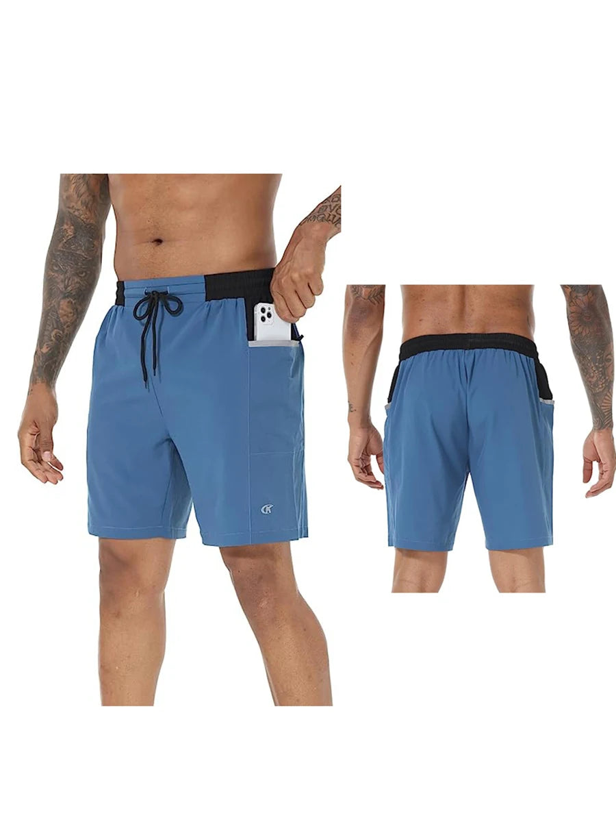 Sommerliche Herren-Badeshorts mit Camouflage-Streifen, schnelltrocknend, mit Reißverschlusstaschen und Mesh-Futter – ideal für Strand und Surfen.