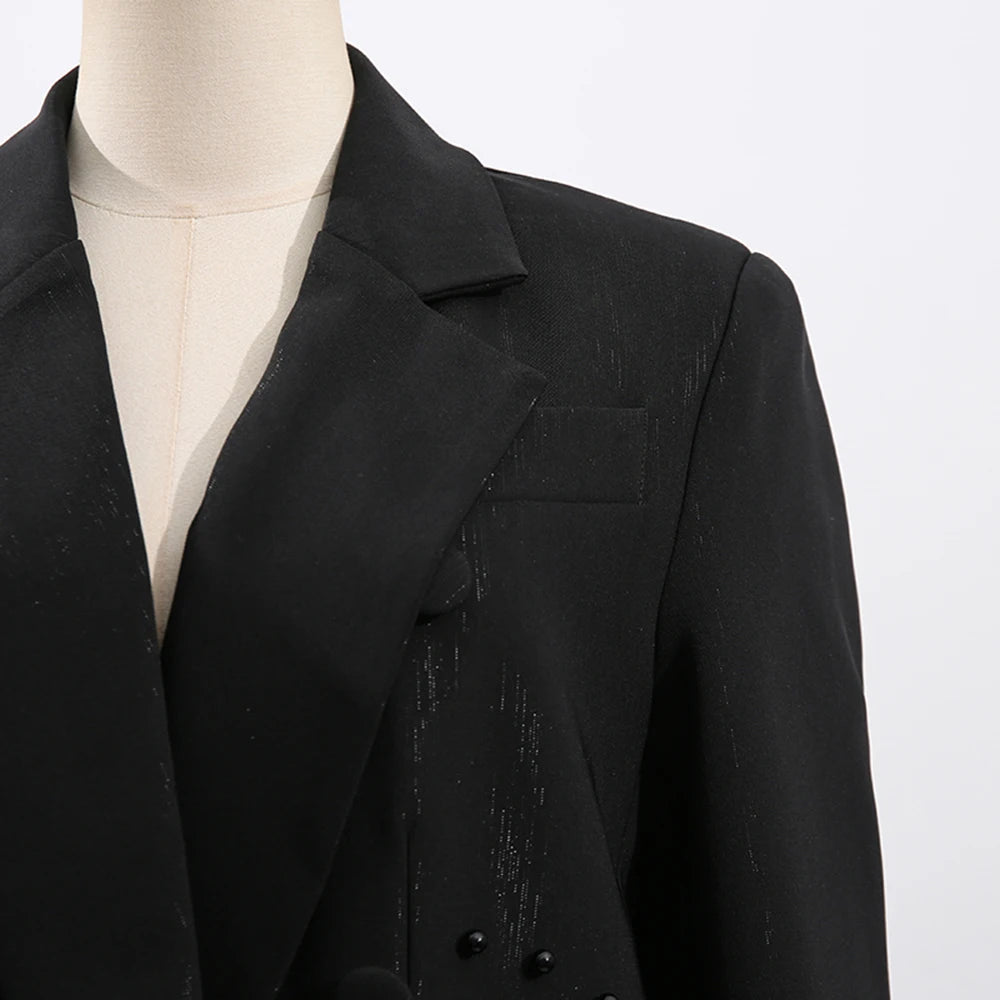 Elegantes Damen-Maxikleid mit hohem Kragen und Laternenärmeln – figurbetontes Design mit Perlendetails für besondere Anlässe.