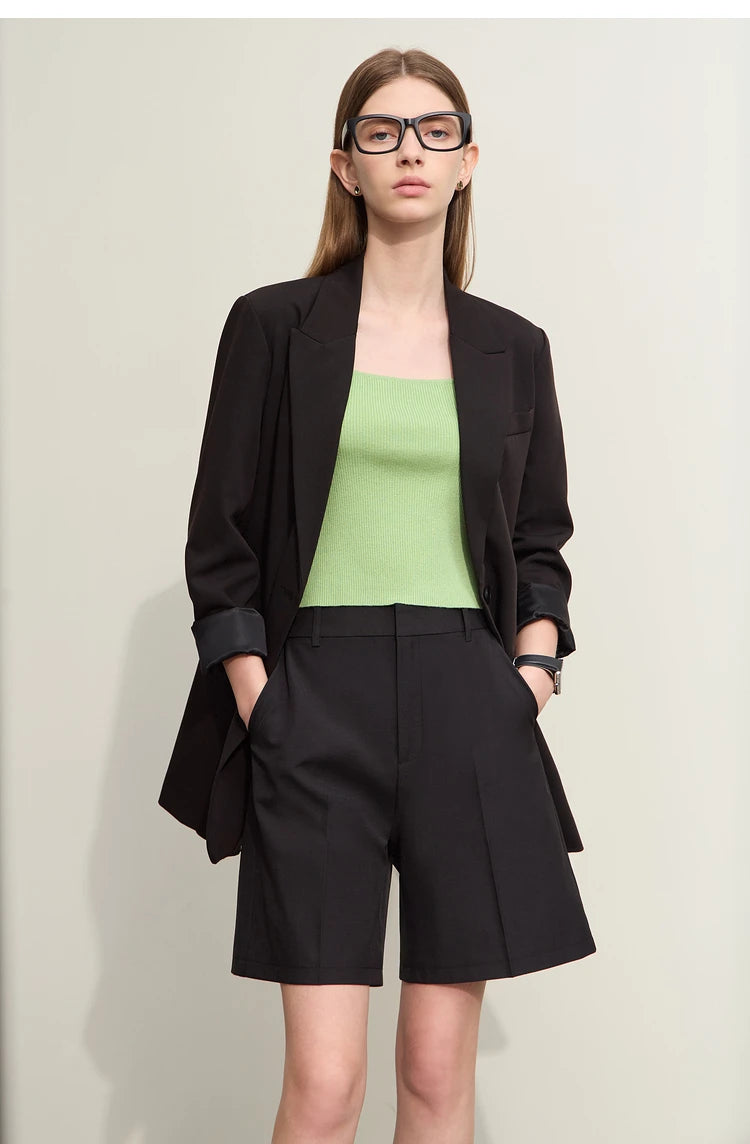 Damen Shorts im minimalistischem Stil mit Taschen für lässige Basics