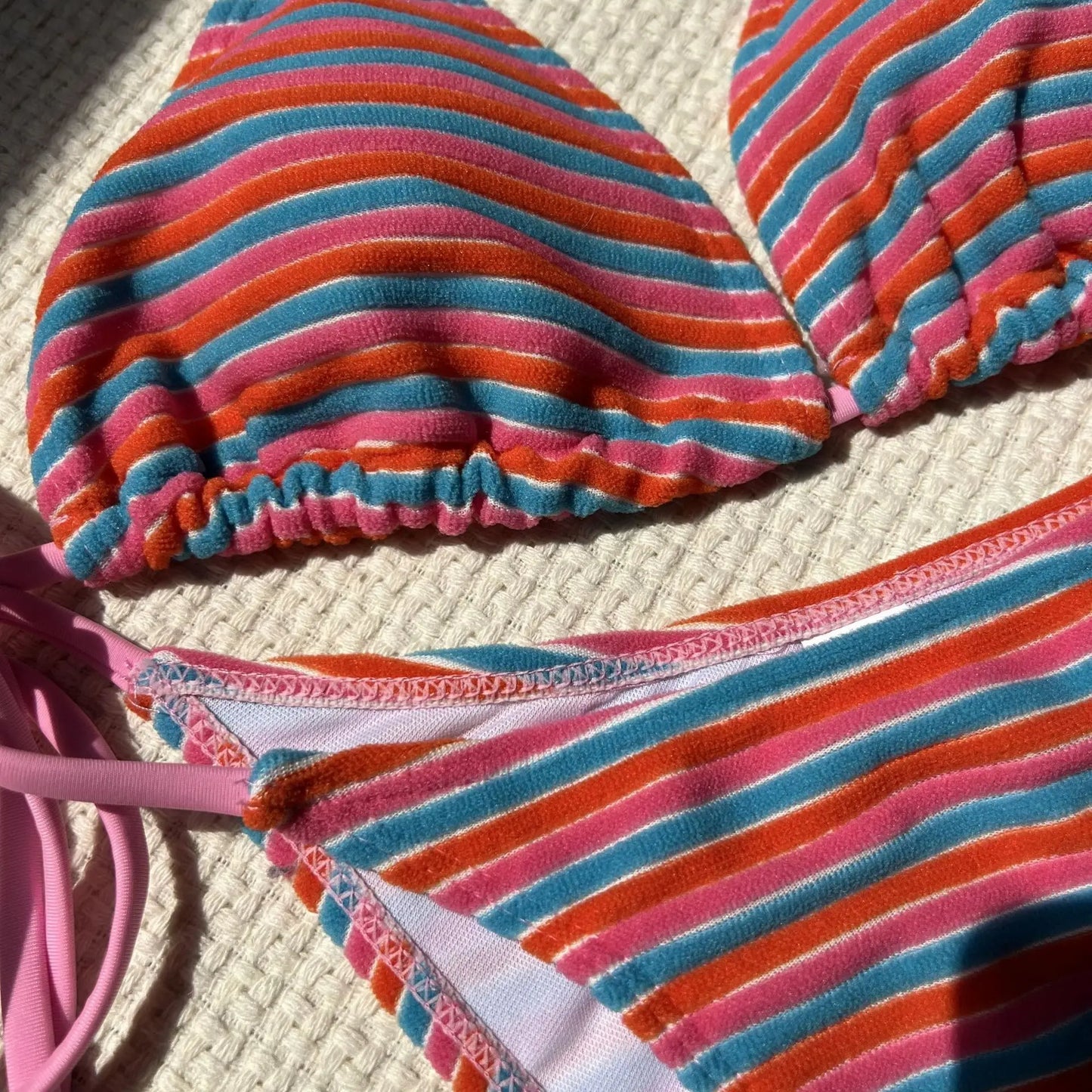 Weißer Push-Up-Bikini im brasilianischen Stil für Damen – ideal für Strand und Pool