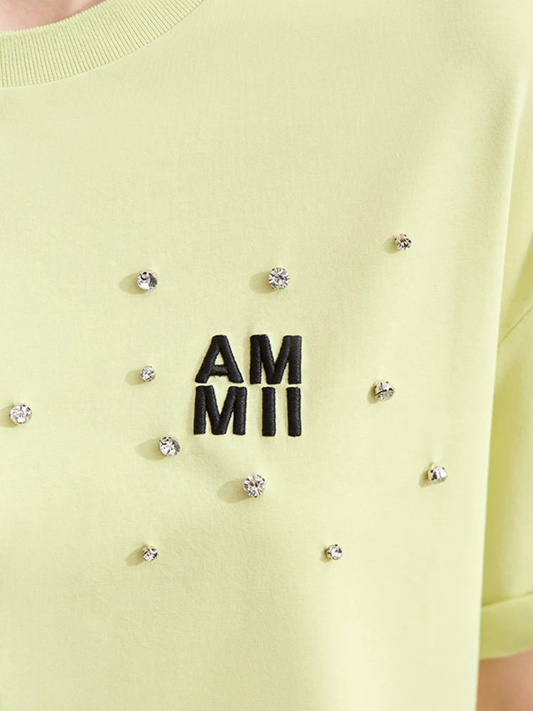 Damen T-Shirts im Minimalismus-Stil mit Stickerei und lässigen Ärmeln