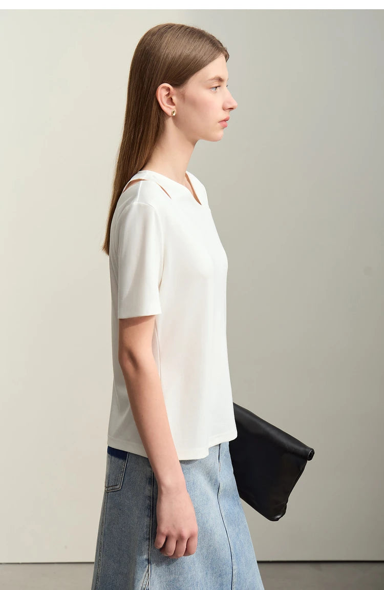 Damen T-Shirts im Minimalismus-Stil mit asymmetrischem V-Ausschnitt und kurzen Ärmeln