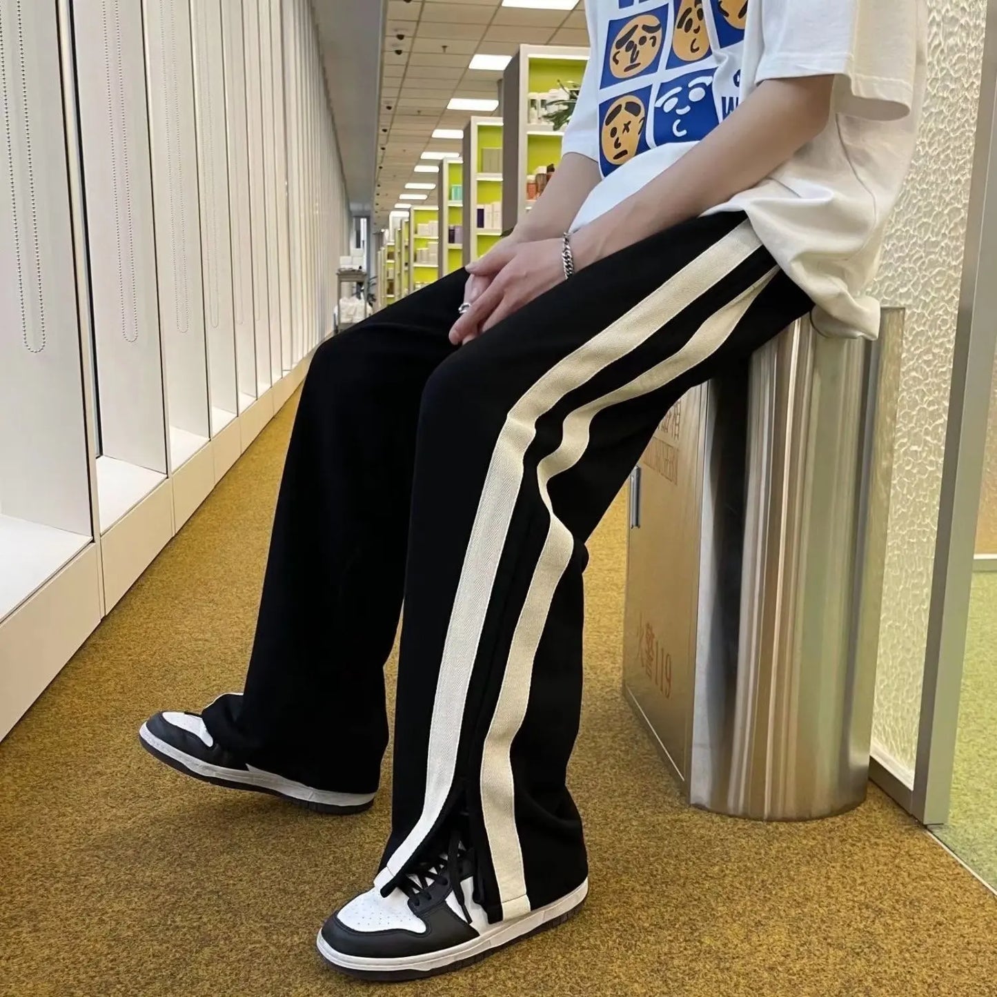 Leichte Herren-Sporthose für Frühling und Sommer – Fitness- und Freizeithose mit schmalem Beinabschluss