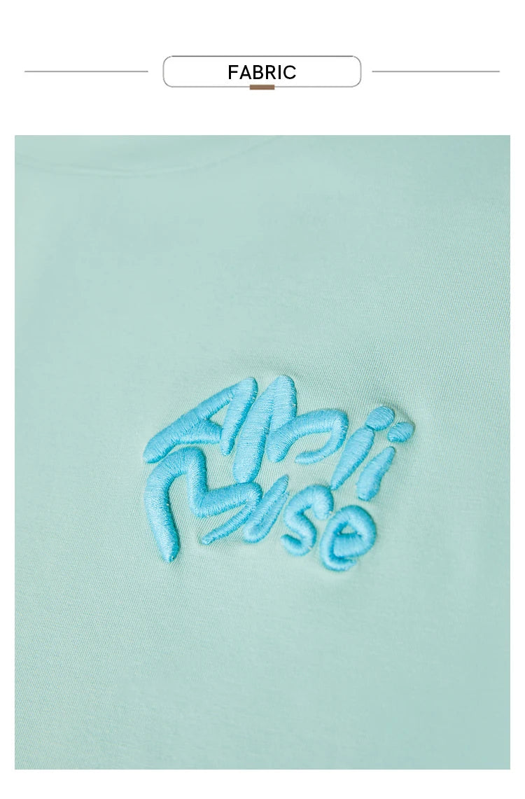 Damen T-Shirt im Minimalismus-Stil mit O-Ausschnitt und Stickerei
