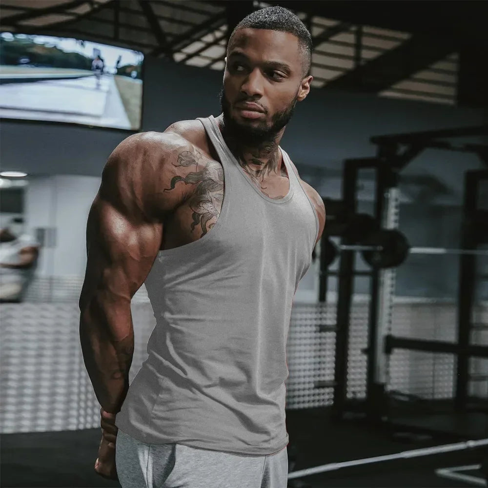 Ärmelloses Herren-Sommer-Top für Sport und Fitness mit breiten Schultern – vielseitiges Unterziehshirt