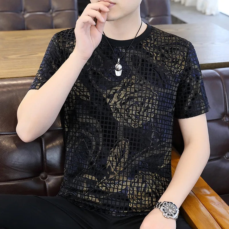 Herren Rundhals-T-Shirt aus leichtem Luxus-Samt mit floralem Druck für Freizeit und Business