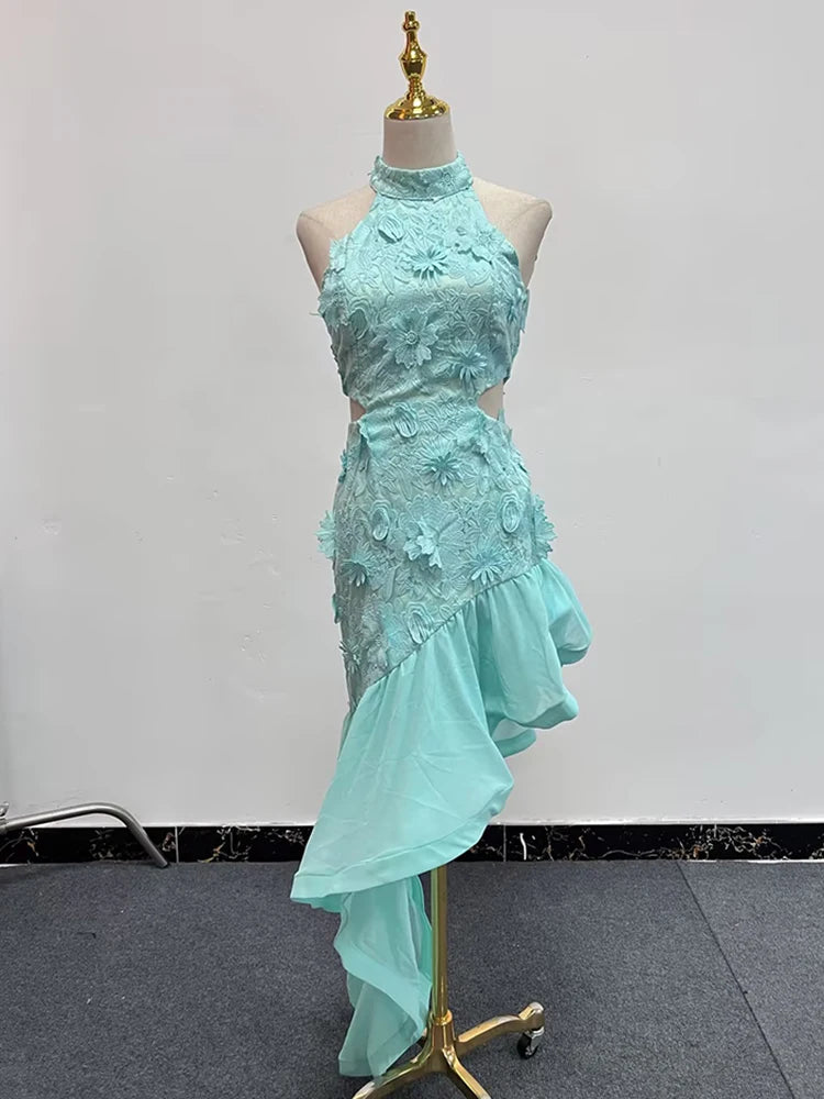 Ärmelloses Damen-Kleid mit Karree-Ausschnitt und 3D-Blumen-Patchwork im Colorblock-Design – figurbetont und stilvoll.