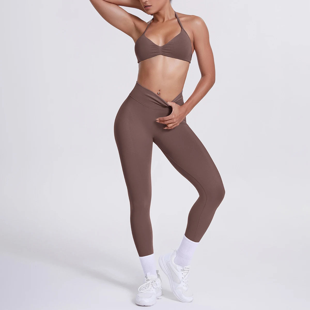 Atmungsaktives Yoga-Set: High-Waist-Leggings und Sport-BH in Braun
