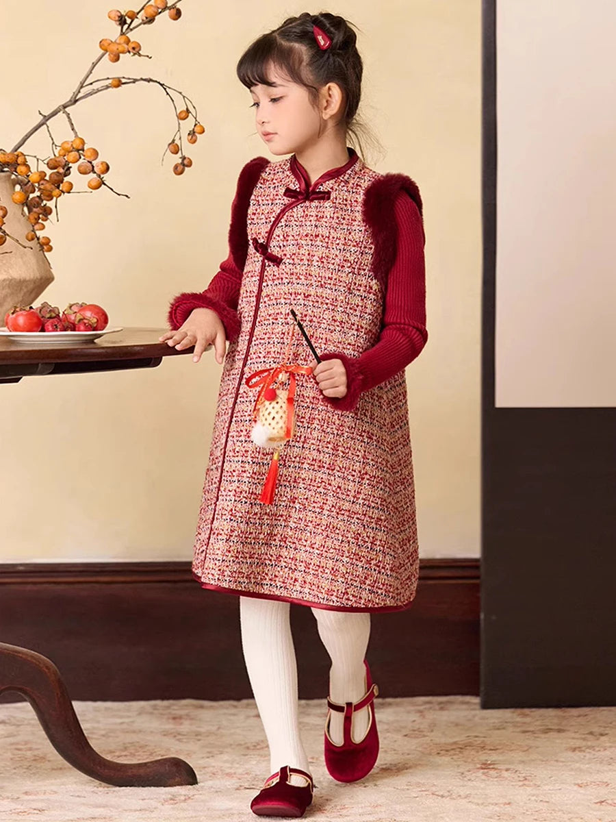Sommerliches Mädchenkleid aus Baumwolle mit kleinem Blumenmuster – ideal für den Strand