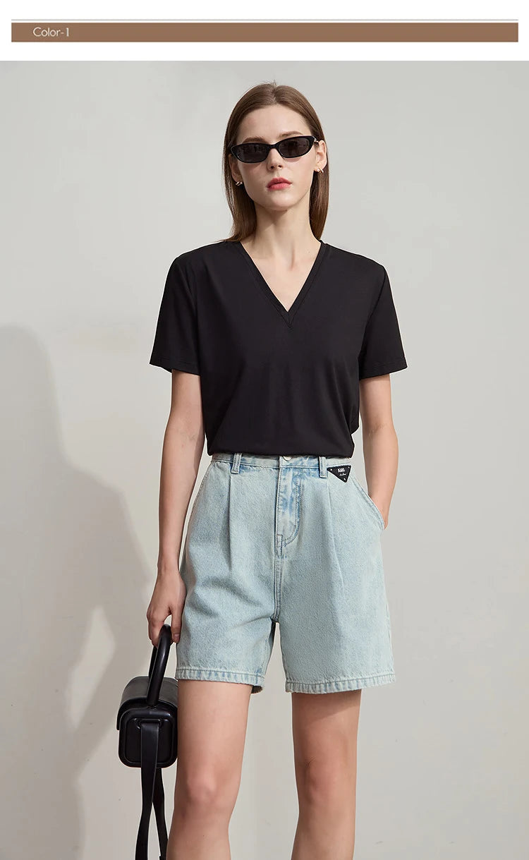Damen Top im minimalistischen Sommerstil mit einfarbiger Buchstabenstickerei