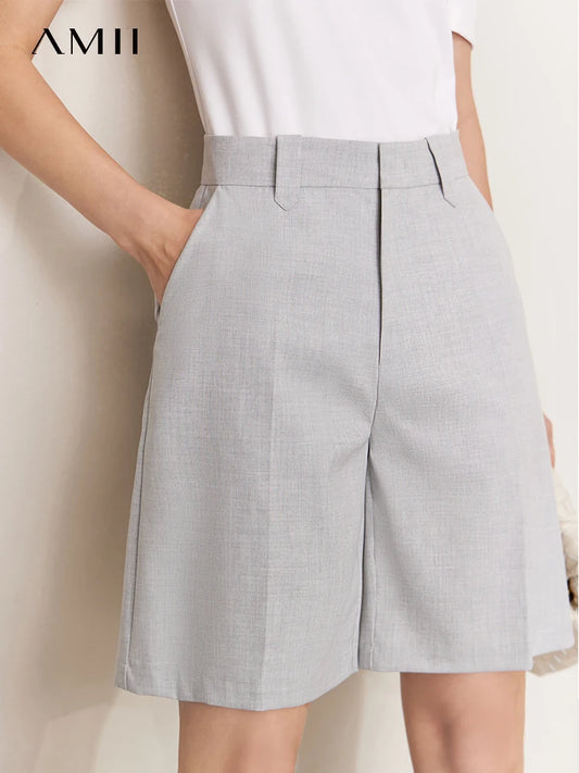 Damen Shorts im minimalistischen Stil für das Büro oder Freizeitaktivitäten