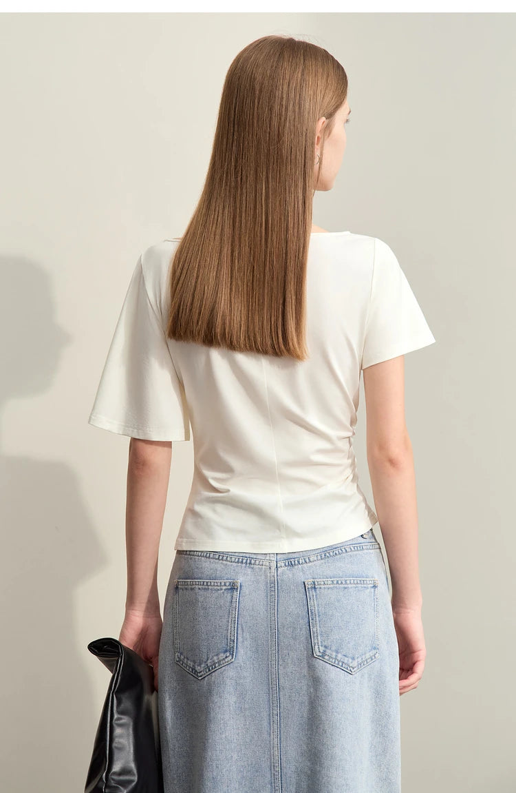 Damen T-Shirt im Minimalismus-Stil mit asymmetrischem Slash Neck und Raffen