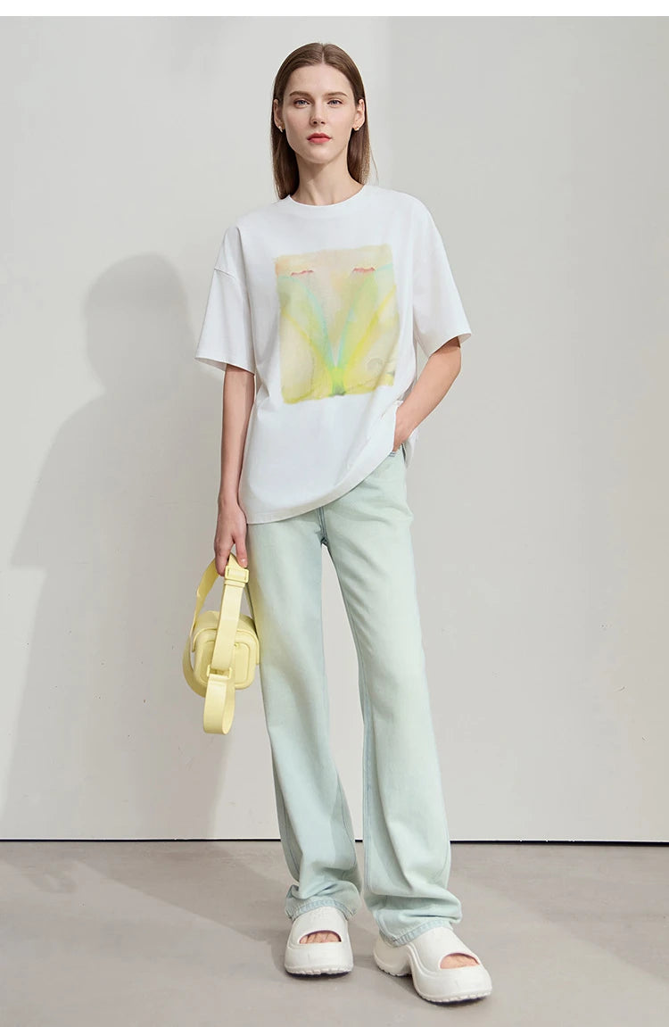 Damen T-Shirt im minimalistischen Stil mit Druck und Rundhals-Ausschnitt