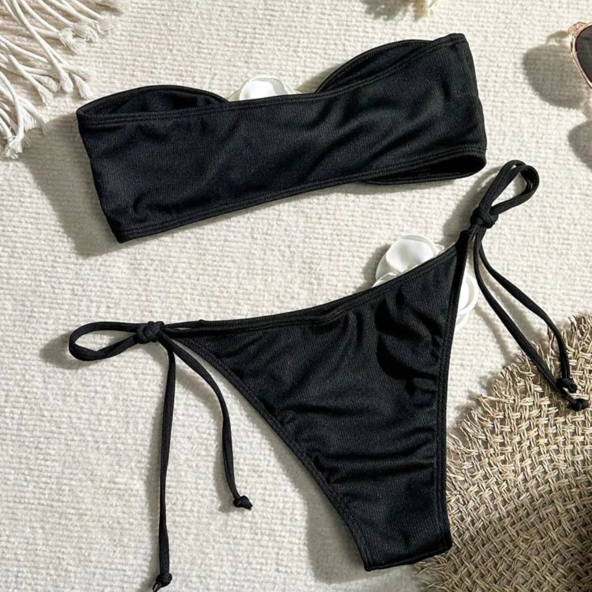 Dreiteiliger Damen-Bikini aus PU-Material im brasilianischen Stil – ideal für Strand und Pool