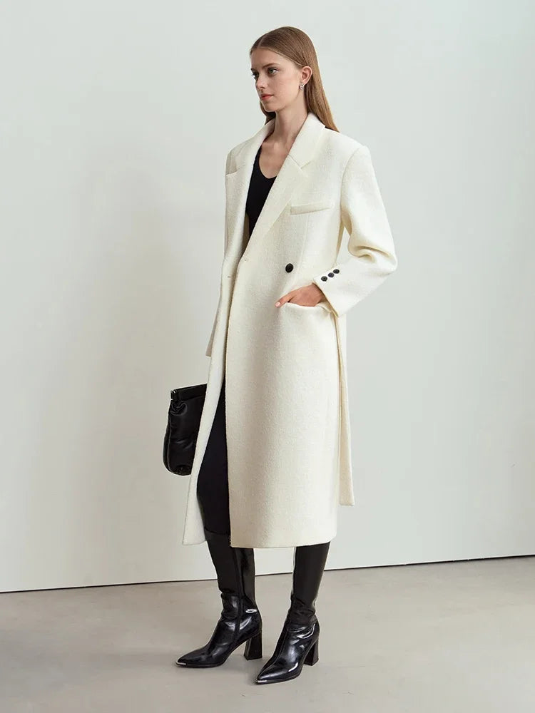 Damen Wolljacke mit Anzugkragen und Gürtel für den Winter 2024