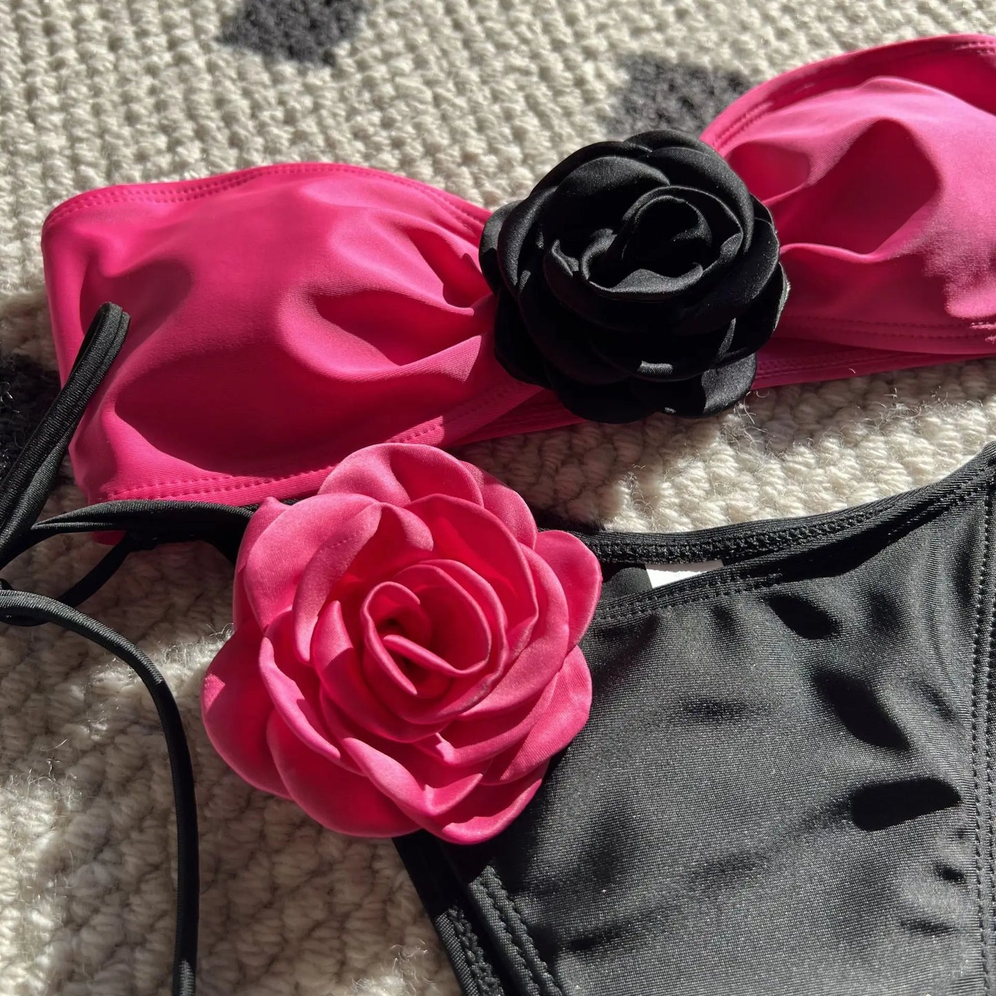 Gestreifter Damen-Bikini im brasilianischen Stil – ideal für Strand und Pool