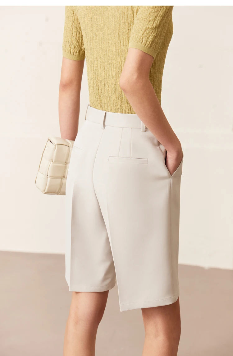 Damen Shorts im minimalistischen Stil mit hoher Taille für das Büro