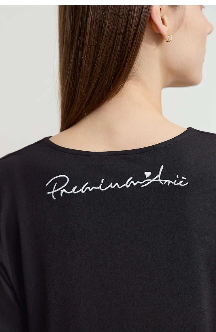 Damen T-Shirt mit drapierter Kragen- und besticktem Design aus modalem Strick