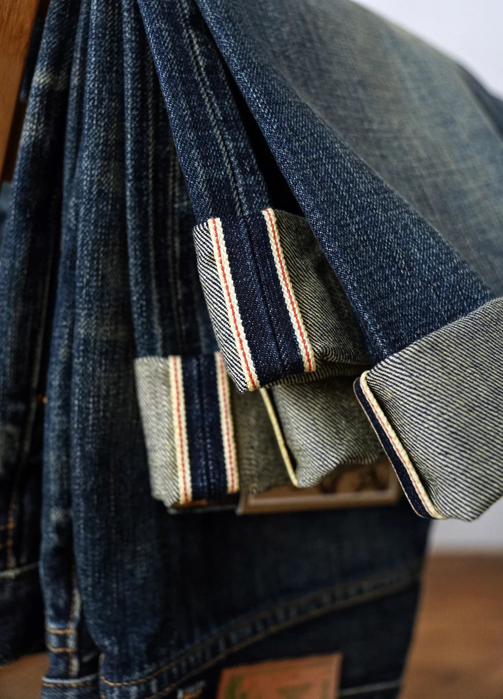 Herren Jeans im Vintage-Stil aus Denim mit Distressed Kanten
