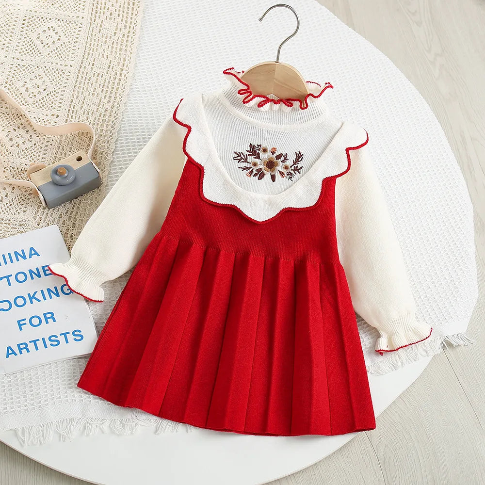 Mädchen Kleid aus gestricktem Material mit süßen gestickten Blumen und Farbblock