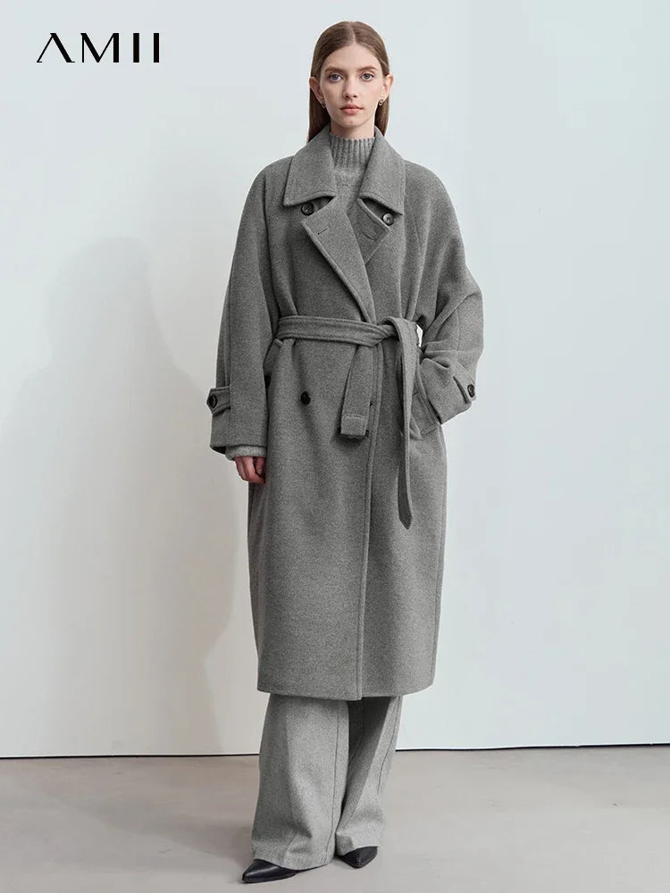 Damen langer Mantel im minimalistischen Retro-Stil mit Gürtel und Revers