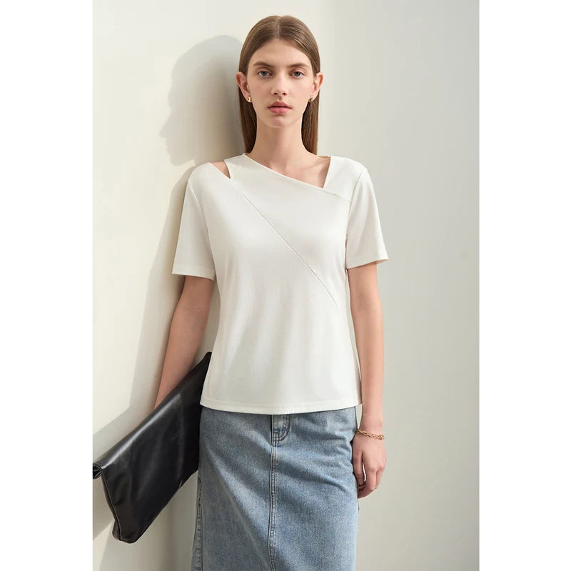 Damen T-Shirts im Minimalismus-Stil mit asymmetrischem V-Ausschnitt und kurzen Ärmeln