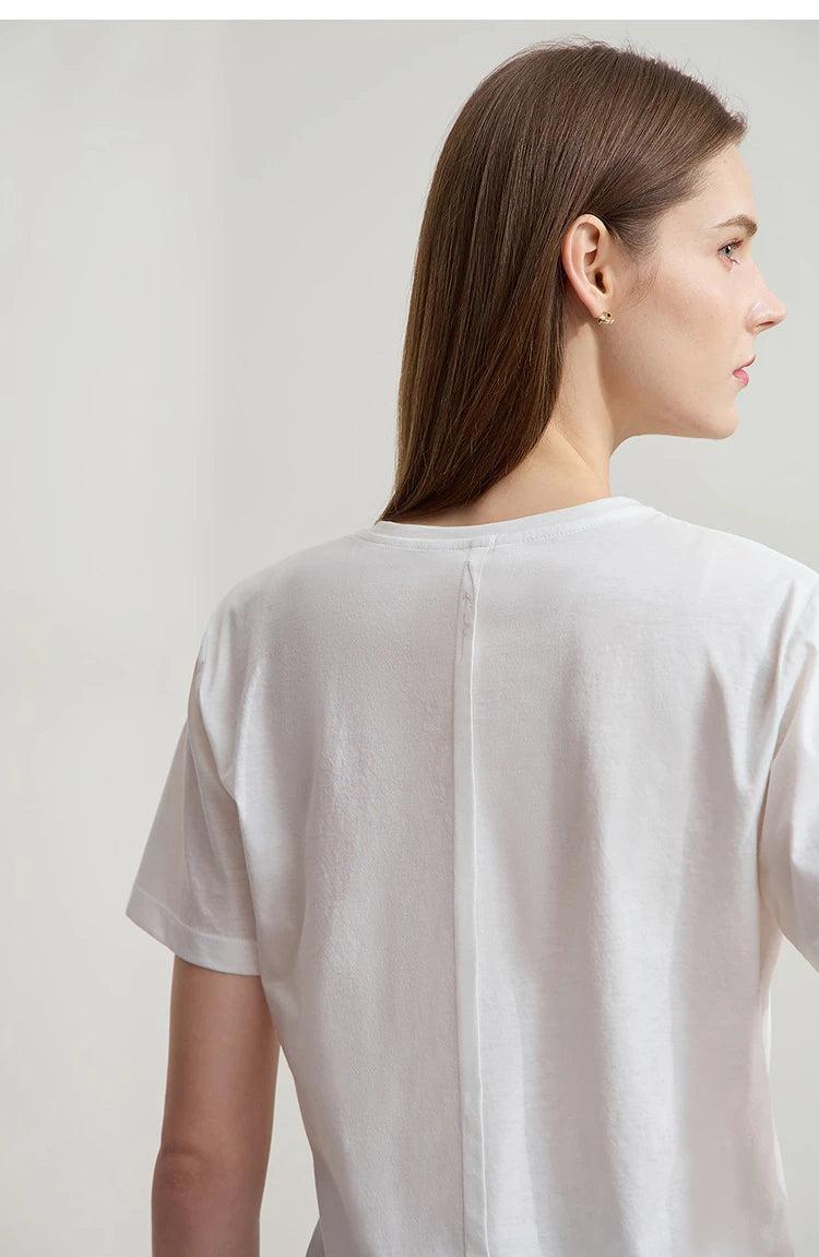 Damen Top im minimalistischen Sommerstil mit einfarbiger Buchstabenstickerei