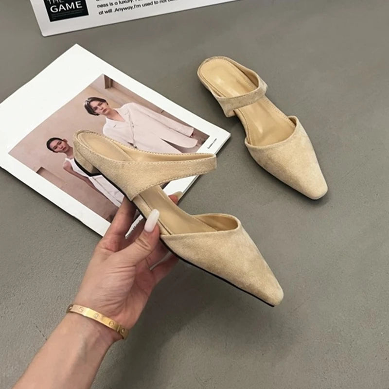 AIYUQI Frauen Maultiere 2025, Frühjahr Neue Closed Toe Frauen Maultiere Spitz Halbe hausschuhe Für Frauen Niedrigen absätzen Mode weibliche Hausschuhe