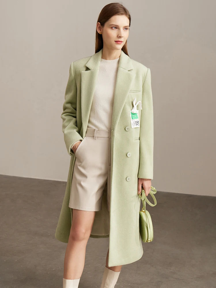 Damen Mantel im minimalistischen Stil mit umlegekragen und Taschen für den Winter